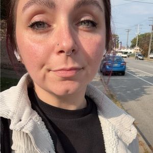 Meet your Posher, Elizabeth